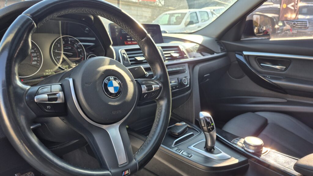BMW 318 Sport 1.5 Aut — foto 7 de 17