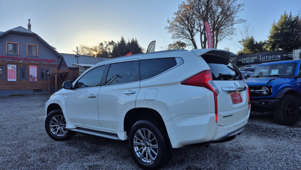 Mitsubishi Montero Sport — foto 3 de 18