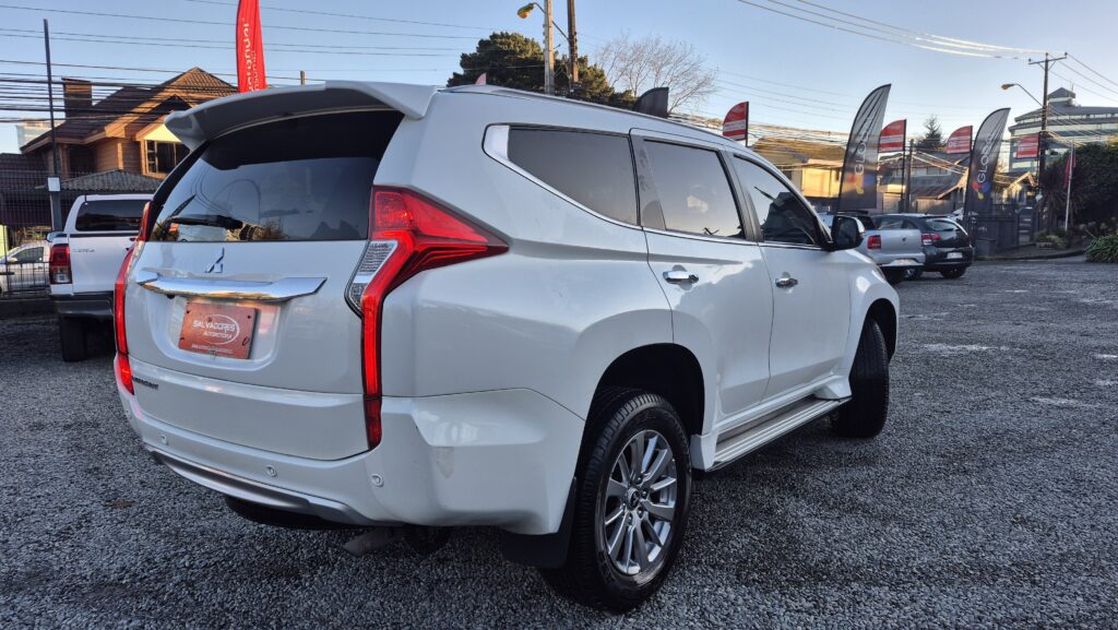 Mitsubishi Montero Sport — foto 5 de 18