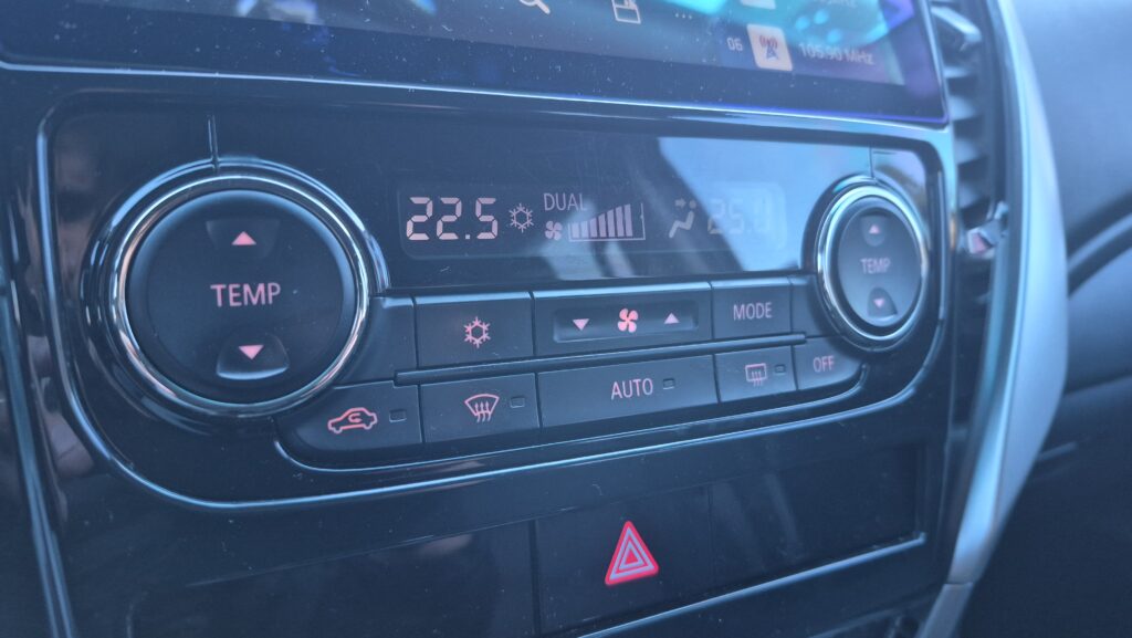 Mitsubishi Montero Sport — foto 11 de 18