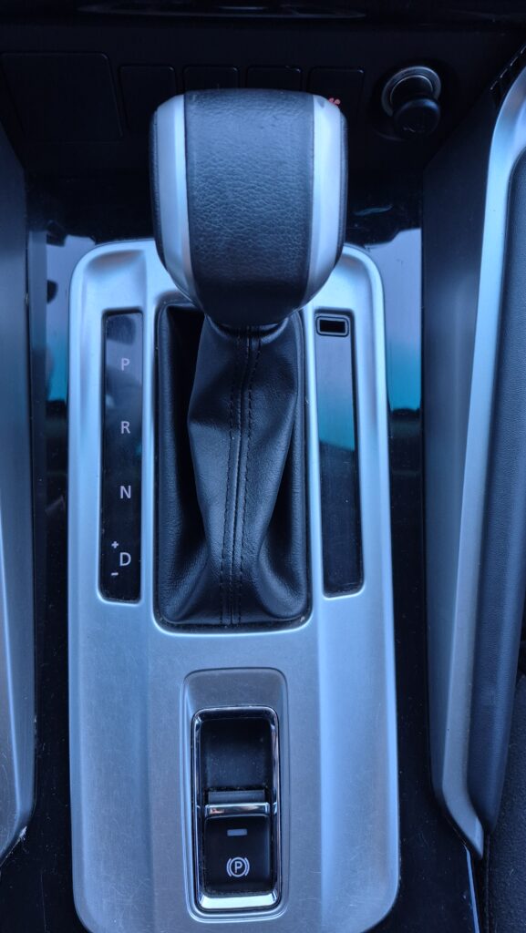 Mitsubishi Montero Sport — foto 12 de 18