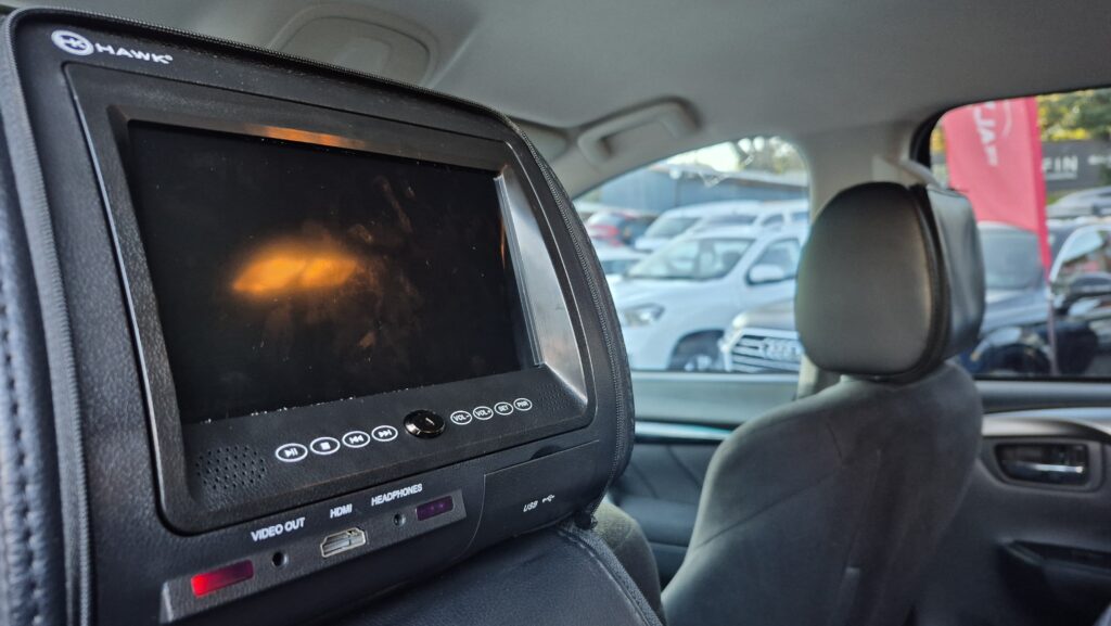 Mitsubishi Montero Sport — foto 14 de 18