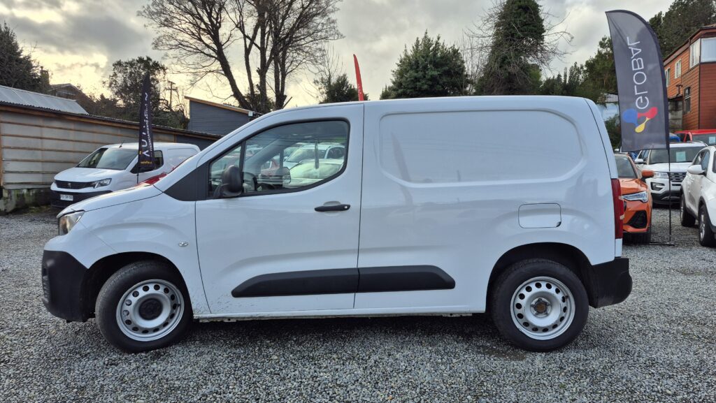 Peugeot Partner 1.5 L1 — foto 2 de 13