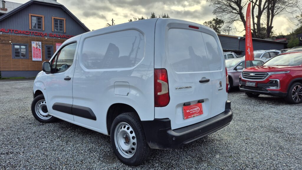 Peugeot Partner 1.5 L1 — foto 3 de 13