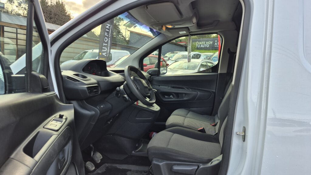 Peugeot Partner 1.5 L1 — foto 8 de 13
