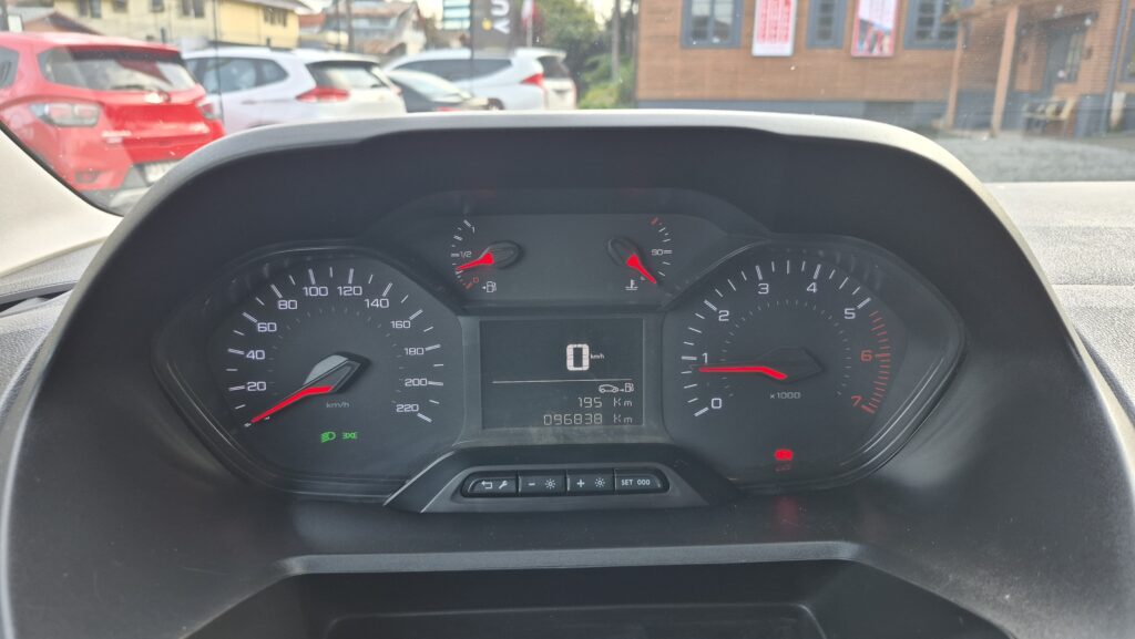 Peugeot Partner 1.5 L1 — foto 9 de 13