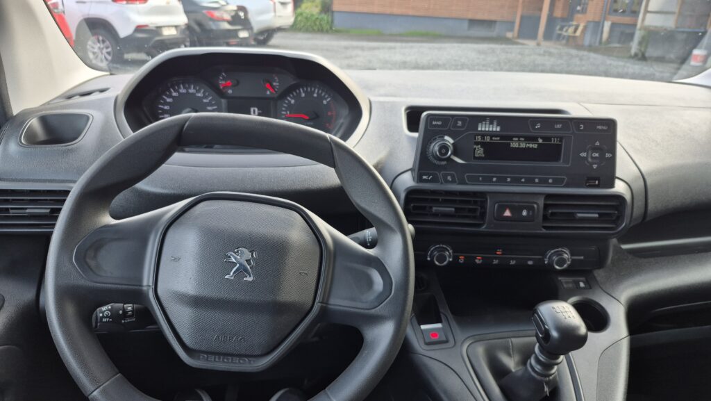 Peugeot Partner 1.5 L1 — foto 13 de 13