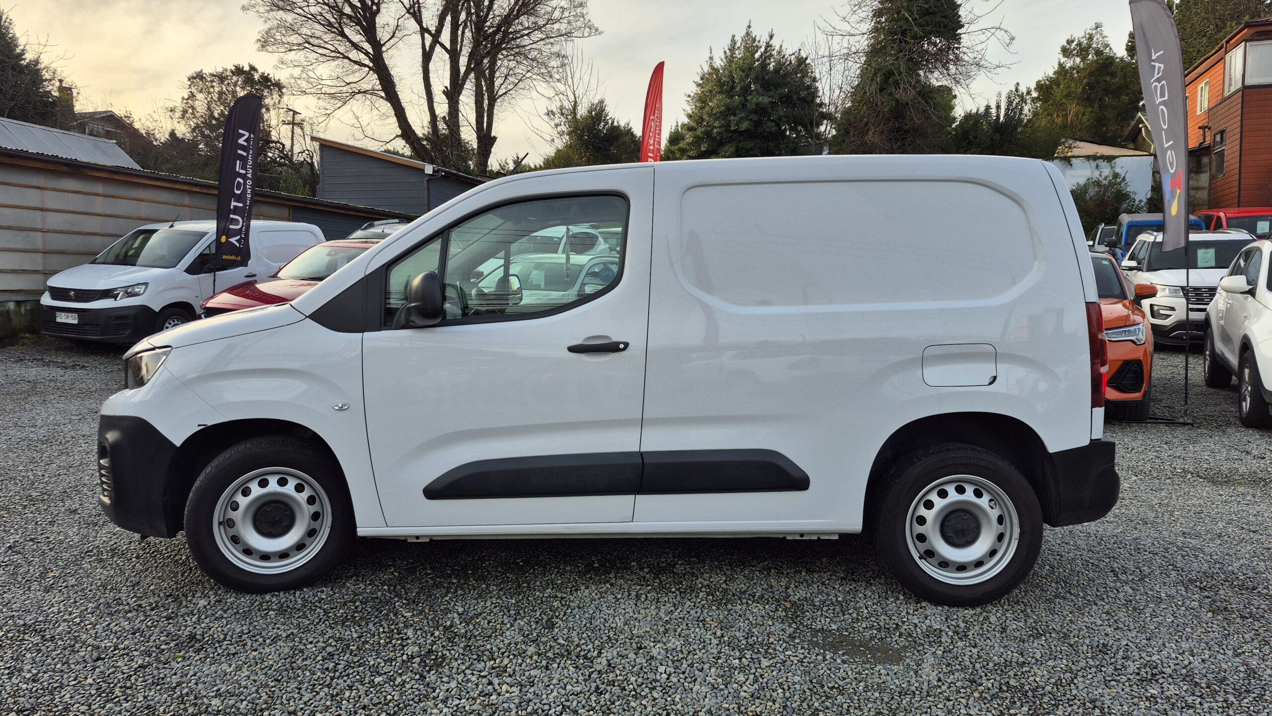 Peugeot Partner 1.5 Hdi L1 — foto 2 de 14