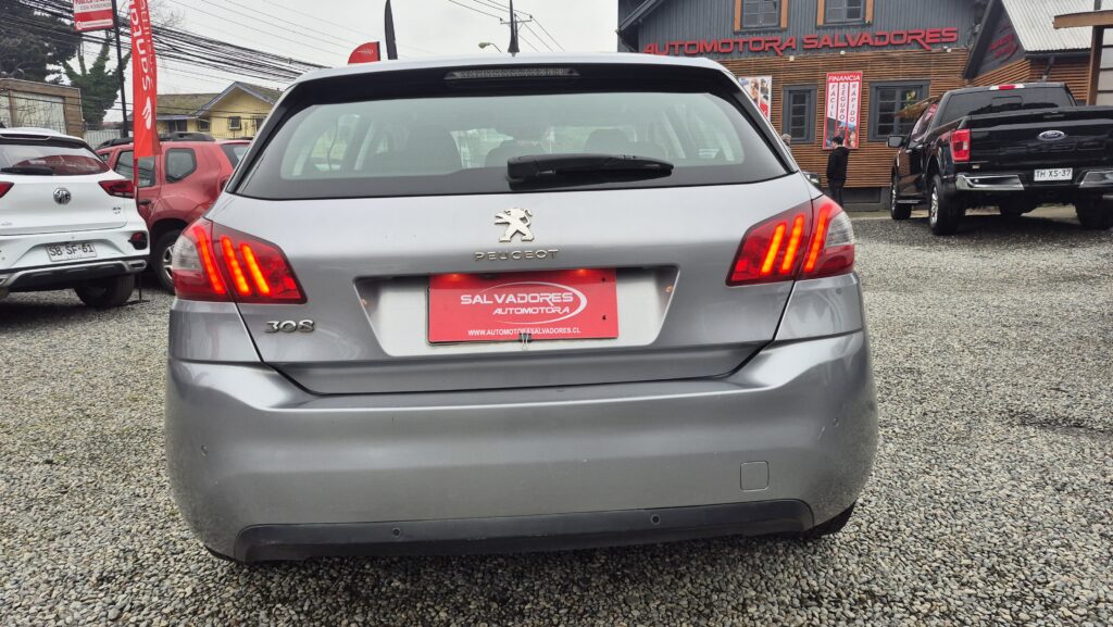 Peugeot 308 1.5Hdi — foto 4 de 17