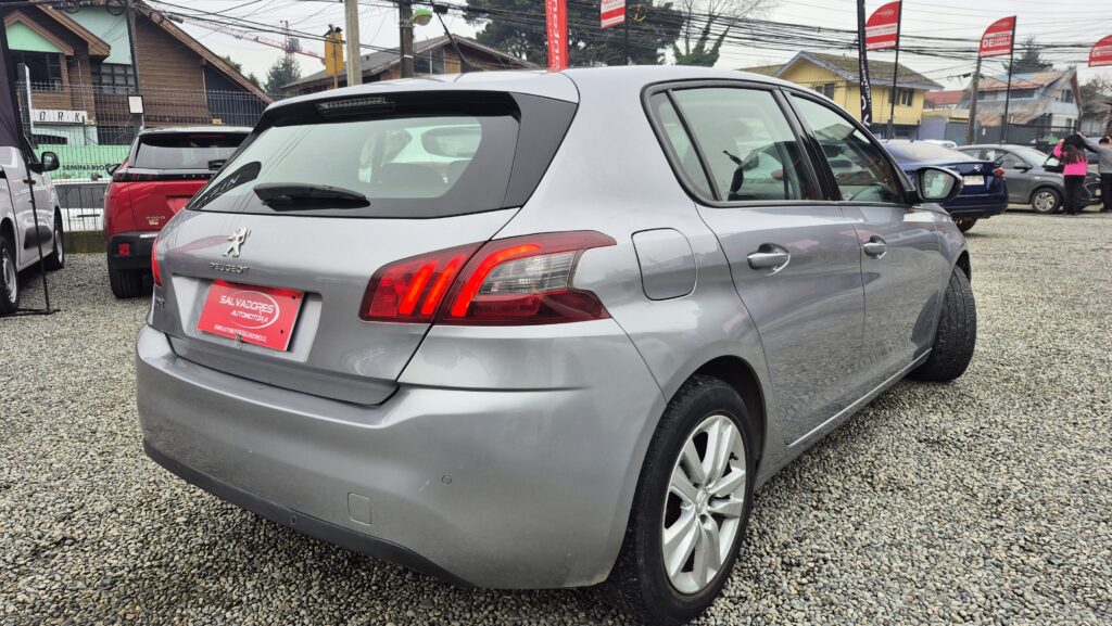 Peugeot 308 1.5Hdi — foto 5 de 17