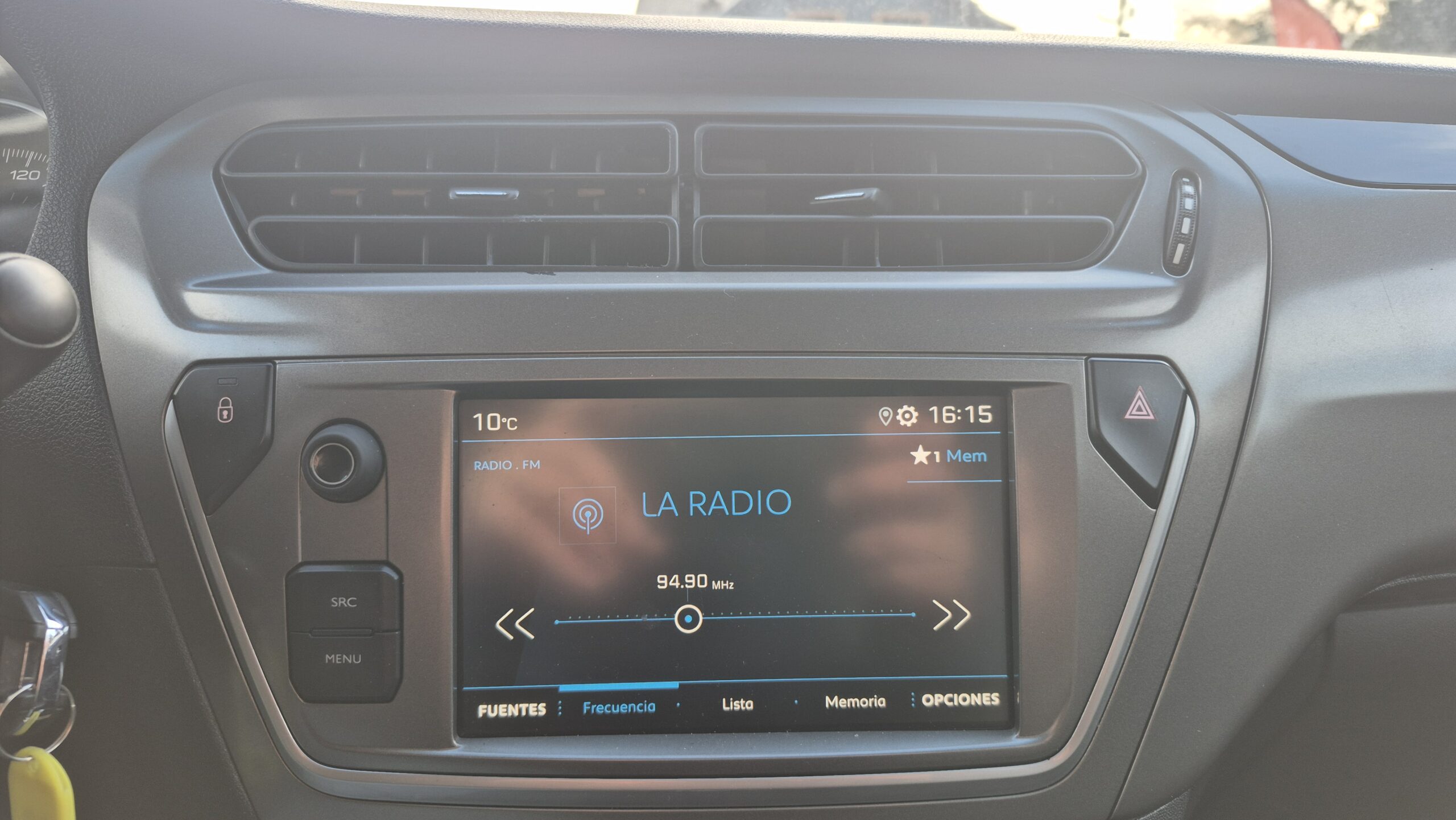 Peugeot 301 1.6 Hdi — foto 9 de 16