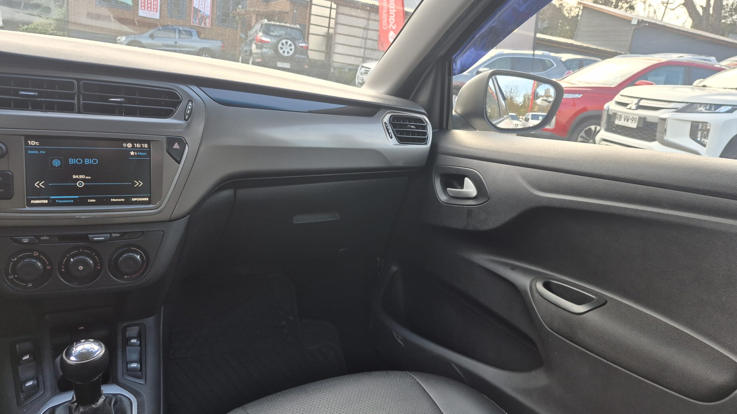 Peugeot 301 1.6 Hdi — foto 13 de 16