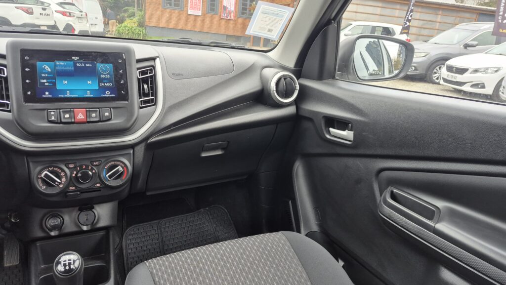 Suzuki Celerio 1.0 Mt Ac — foto 14 de 17