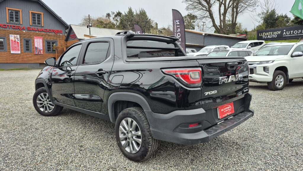 RAM 700 1.3 Bighorn — foto 3 de 17
