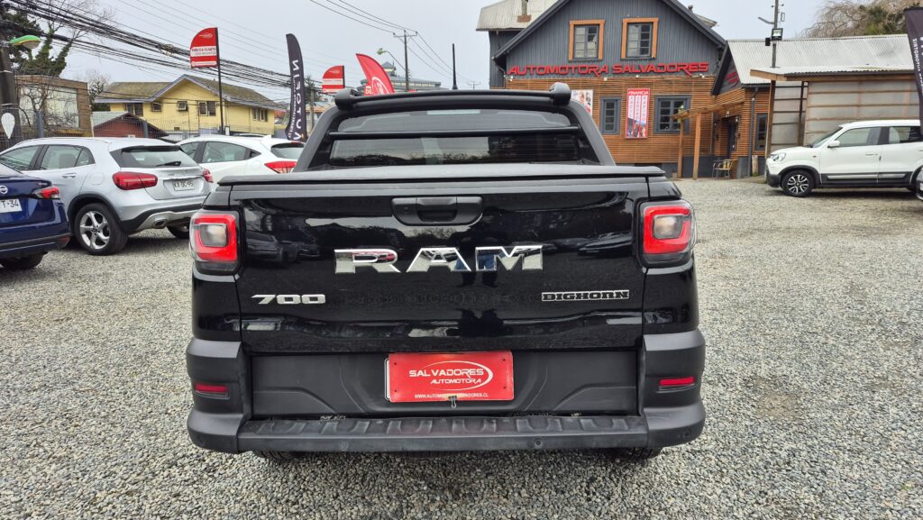 RAM 700 1.3 Bighorn — foto 4 de 17
