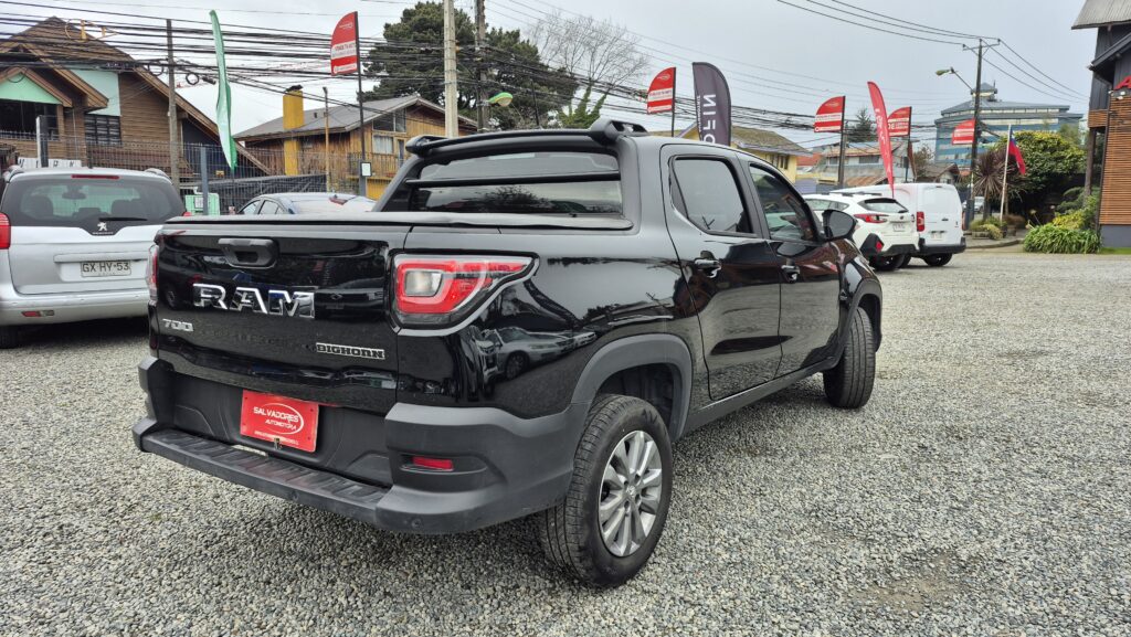 RAM 700 1.3 Bighorn — foto 5 de 17