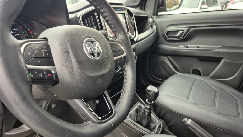 RAM 700 1.3 Bighorn — foto 7 de 17