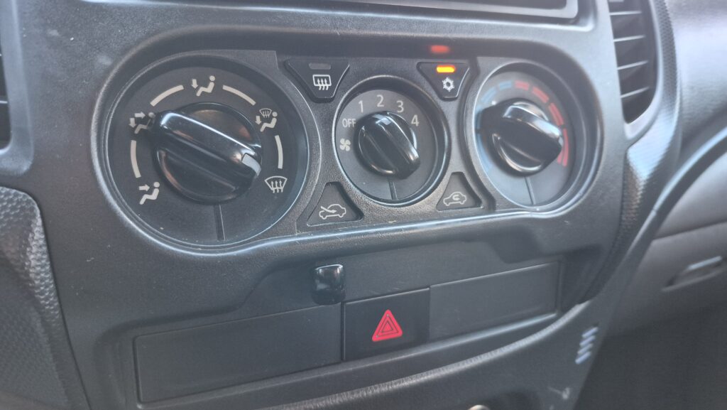 Mitsubishi L200 2.4 Katana — foto 11 de 18