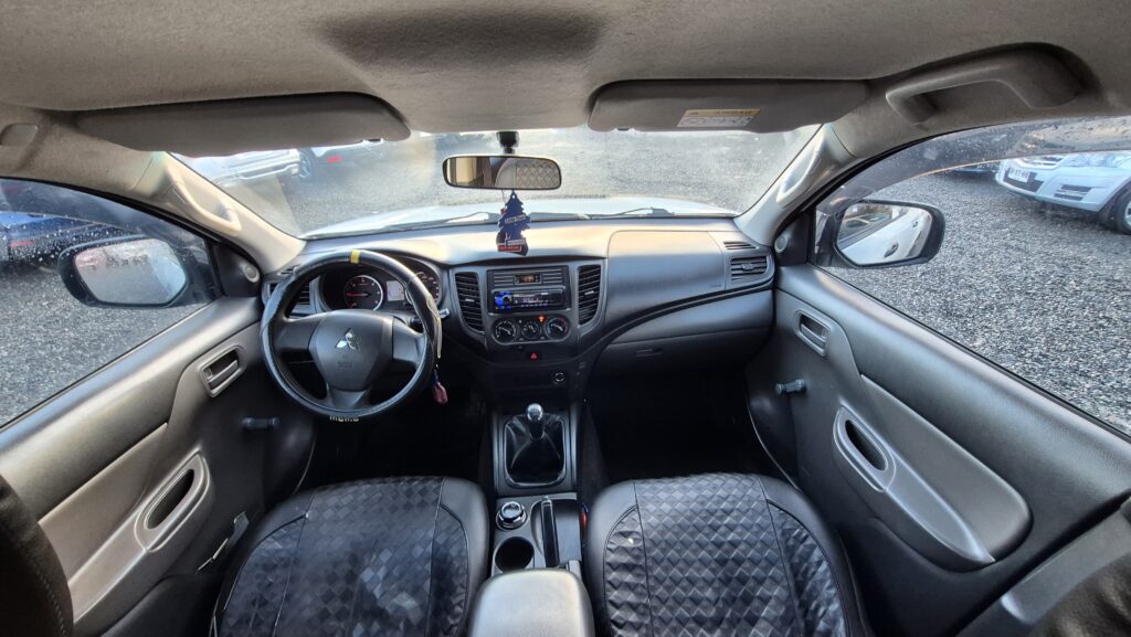 Mitsubishi L200 2.4 Katana — foto 17 de 18