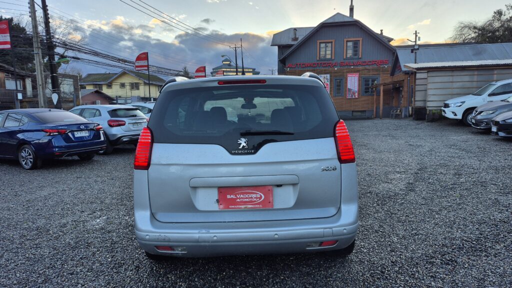 Peugeot 5008 1.6 Allure — foto 4 de 18