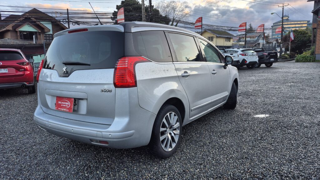 Peugeot 5008 1.6 Allure — foto 5 de 18