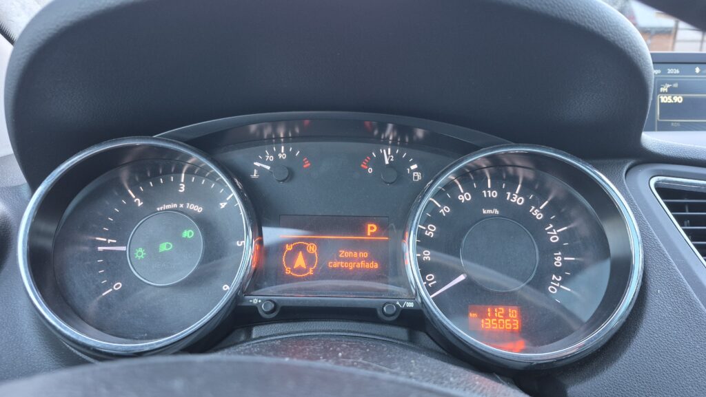 Peugeot 5008 1.6 Allure — foto 9 de 18