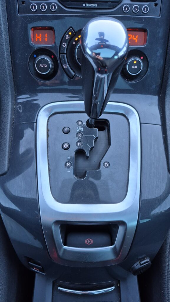 Peugeot 5008 1.6 Allure — foto 13 de 18
