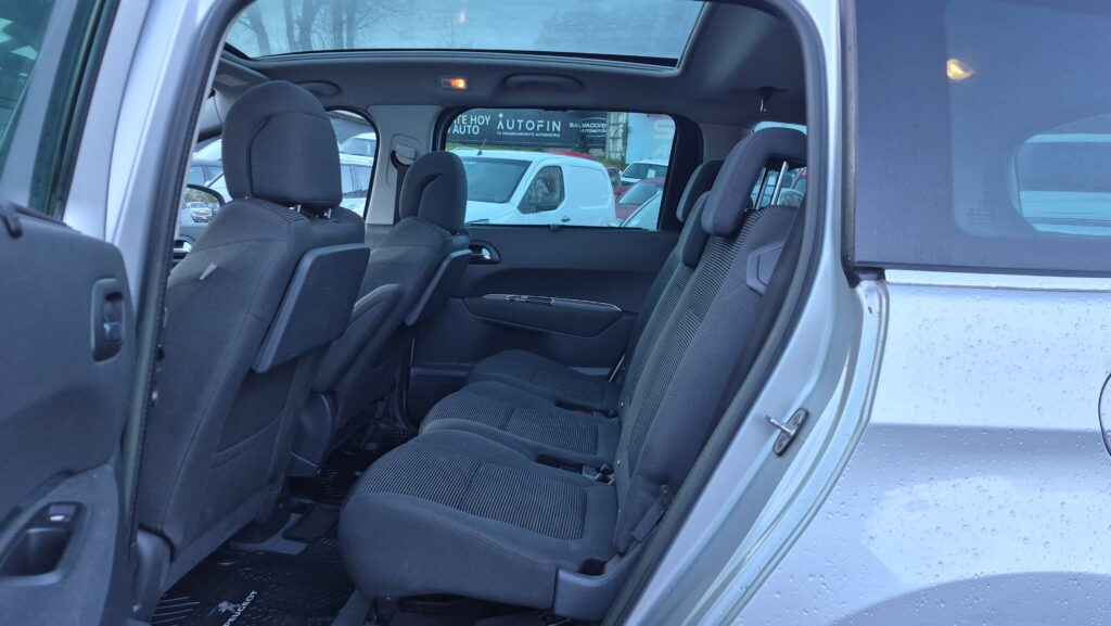Peugeot 5008 1.6 Allure — foto 14 de 18