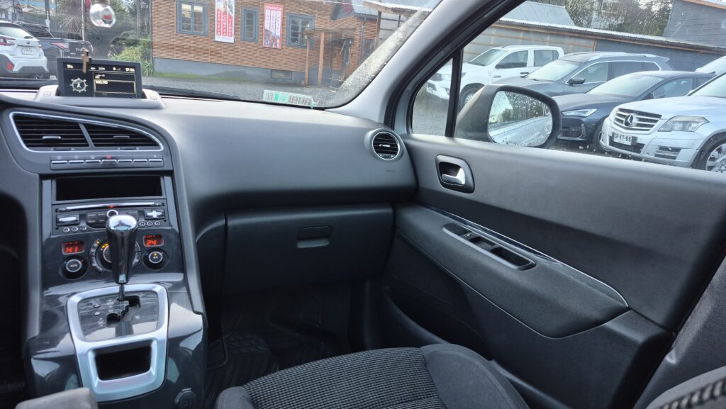 Peugeot 5008 1.6 Allure — foto 15 de 18