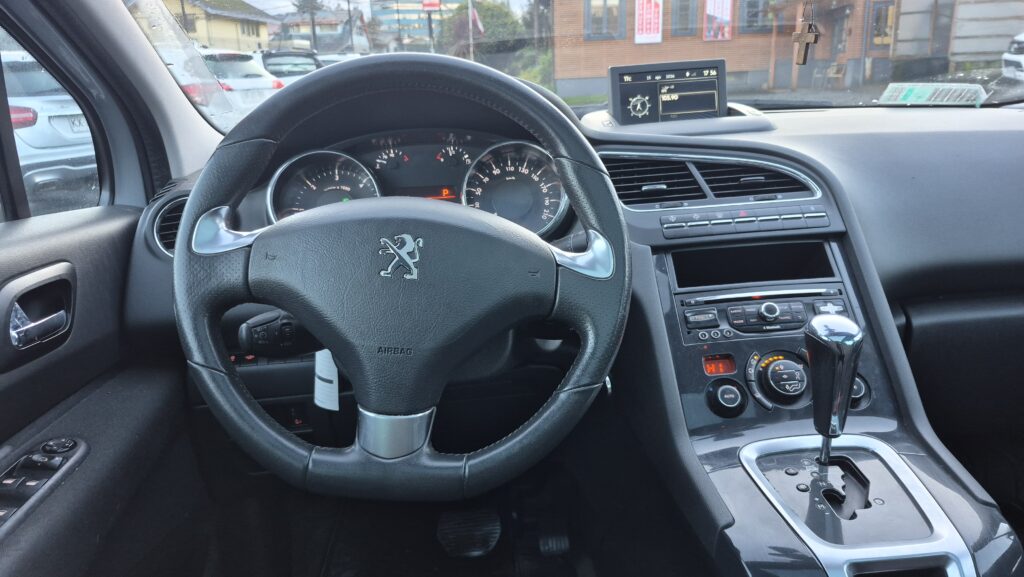 Peugeot 5008 1.6 Allure — foto 16 de 18