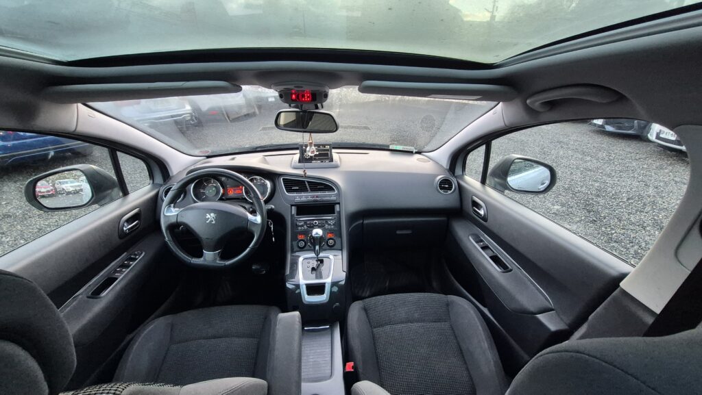 Peugeot 5008 1.6 Allure — foto 17 de 18
