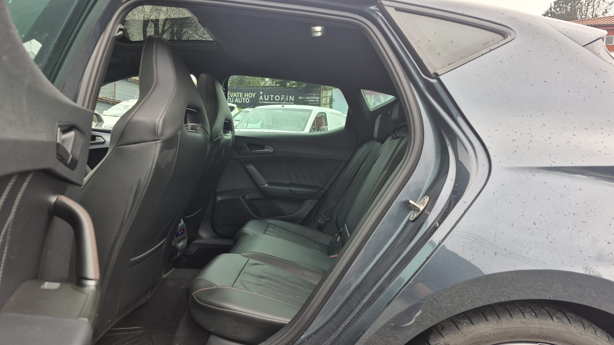 Cupra Leon — foto 13 de 16