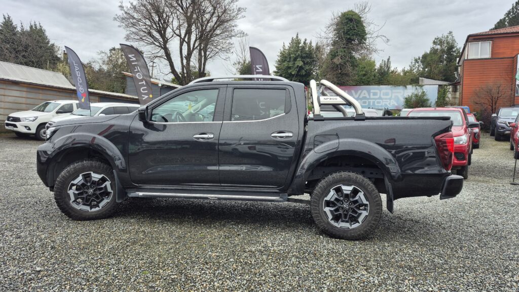 Nissan Navara 2.3 Platinum — foto 2 de 17