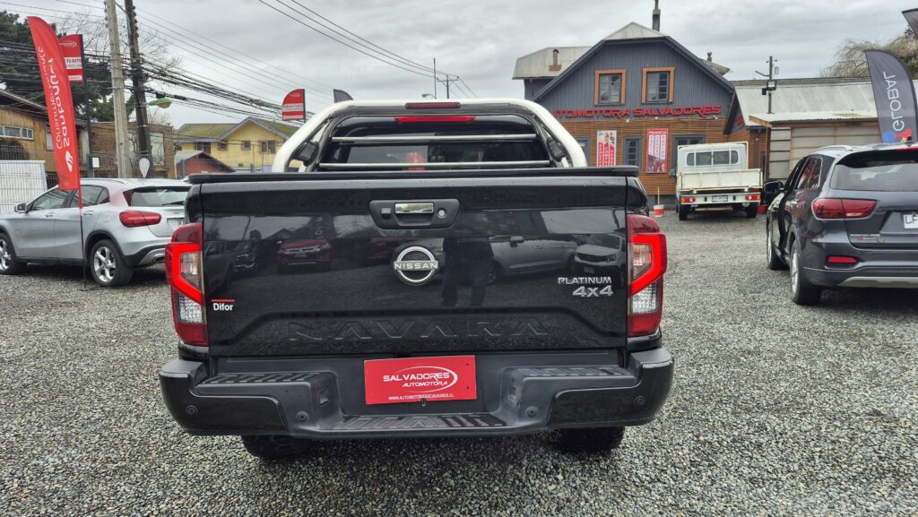 Nissan Navara 2.3 Platinum — foto 4 de 17