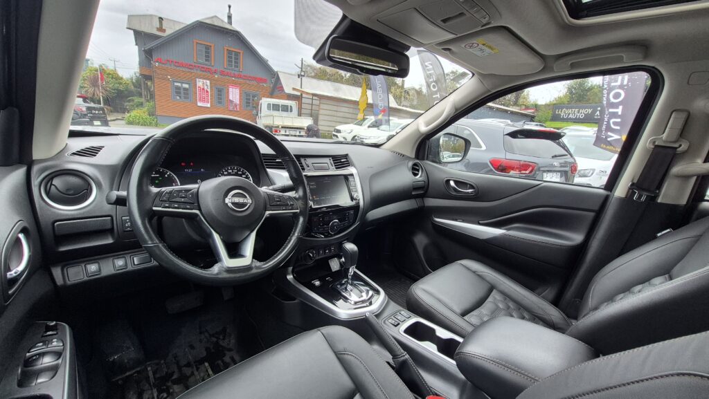 Nissan Navara 2.3 Platinum — foto 17 de 17