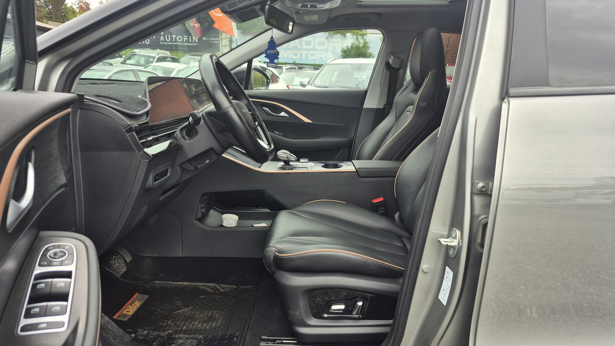 Omoda C5 — foto 8 de 15