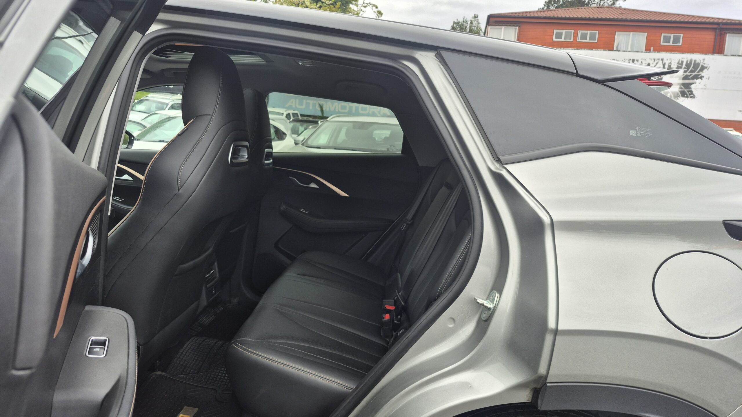 Omoda C5 — foto 12 de 15