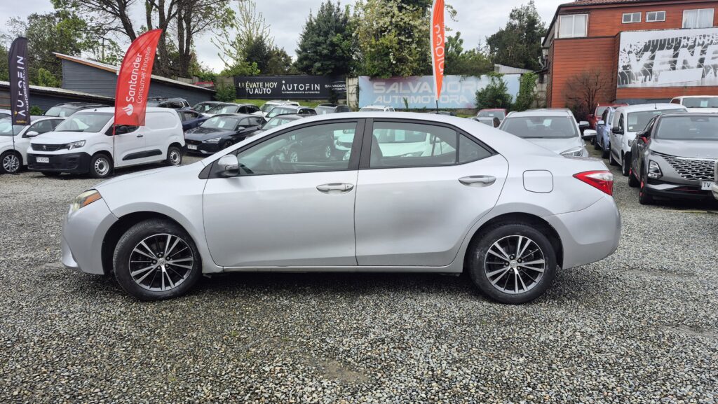 Toyota Corolla — foto 2 de 16
