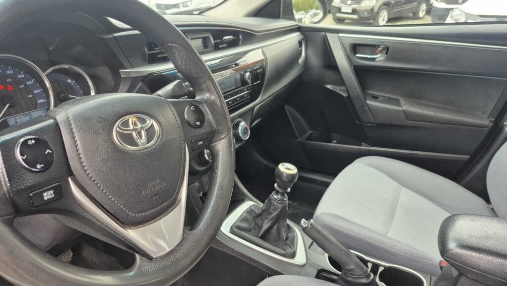 Toyota Corolla — foto 8 de 16