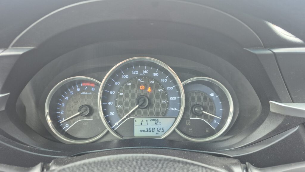 Toyota Corolla — foto 9 de 16