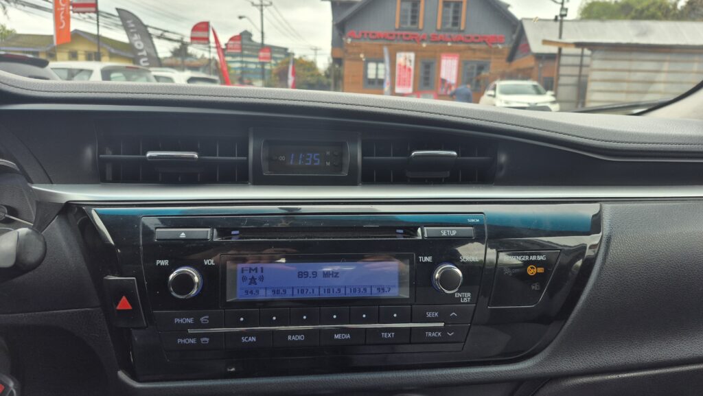 Toyota Corolla — foto 10 de 16