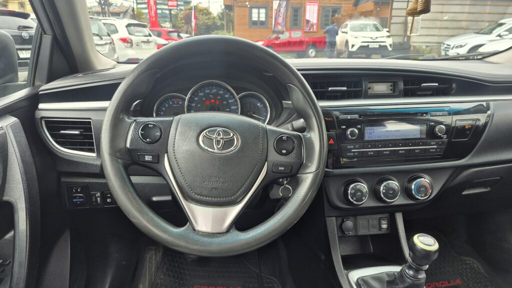 Toyota Corolla — foto 15 de 16