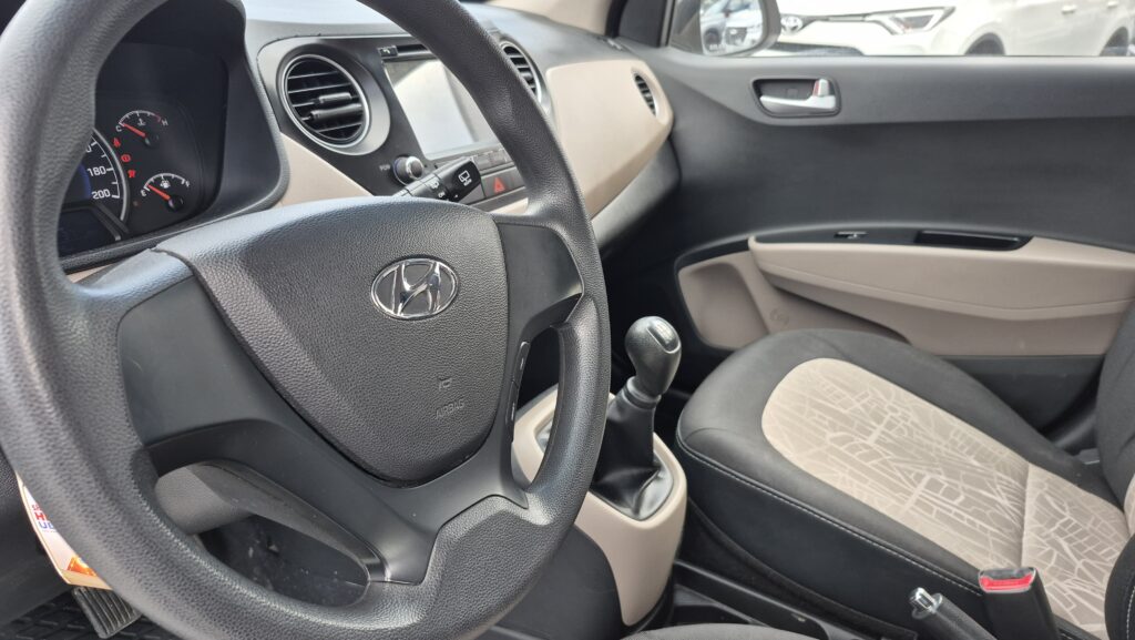 Hyundai Grand I10 — foto 7 de 17