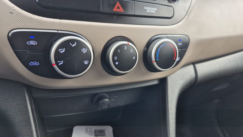 Hyundai Grand I10 — foto 11 de 17