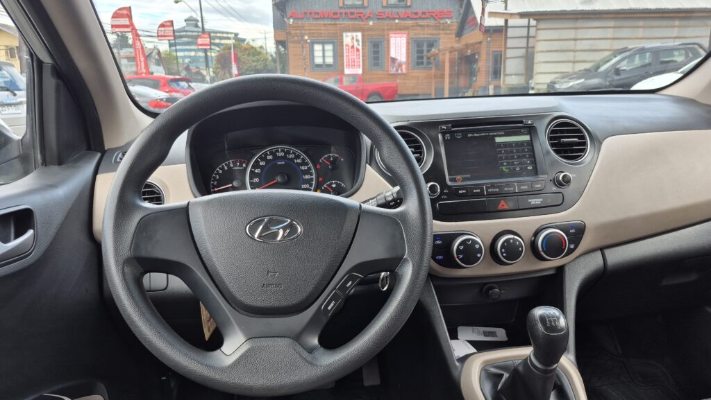 Hyundai Grand I10 — foto 15 de 17